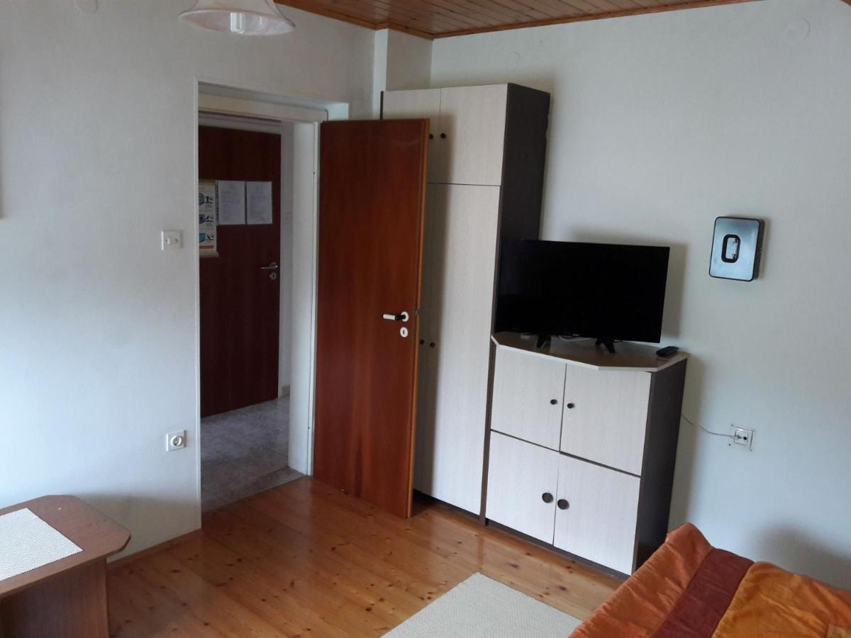 Apartments Rozi โบเว็ก ภายนอก รูปภาพ