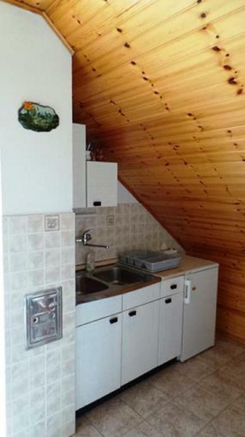 Apartments Rozi โบเว็ก ภายนอก รูปภาพ